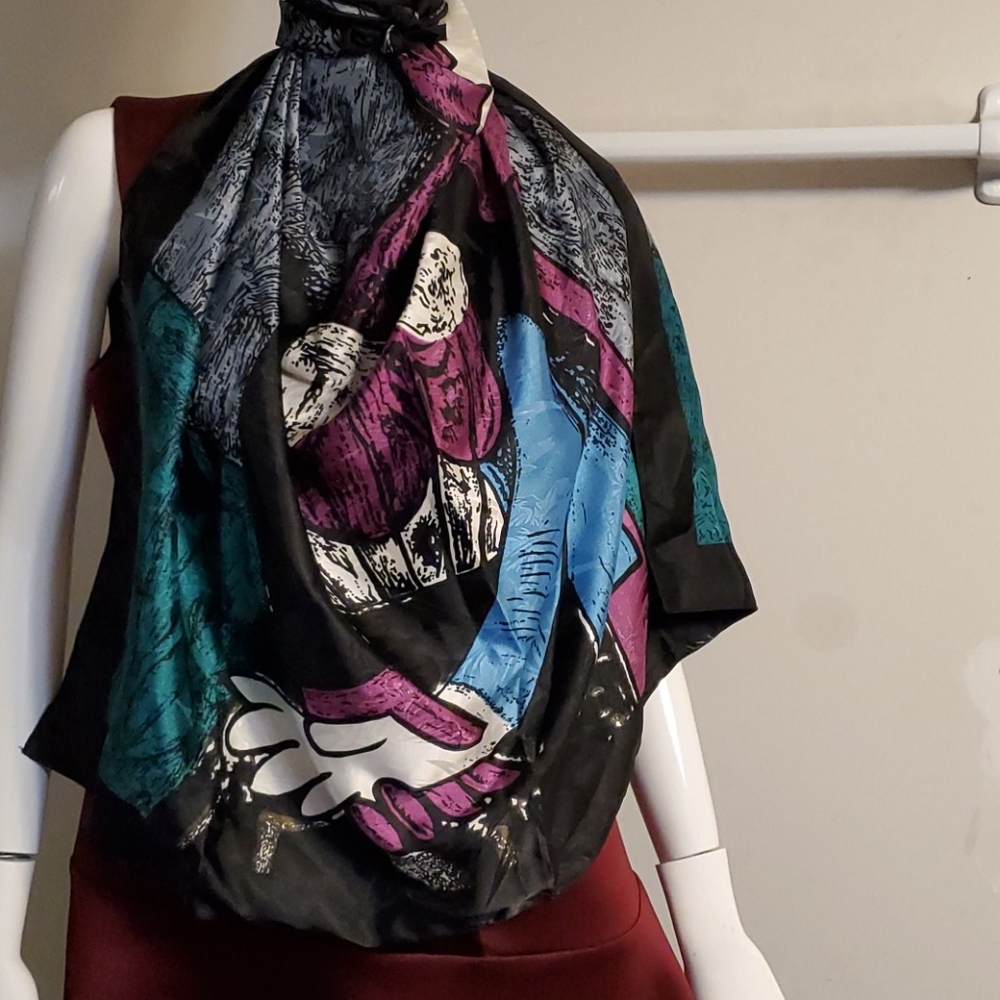 Picasso Scarf - Picture 11 of 12